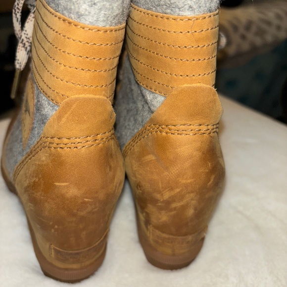 Like New Sorel Lexie Wedge Boots - Picture 3 of 5
